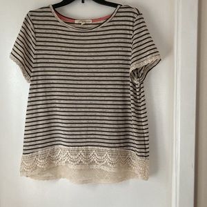 Hi low stripped top with lace at the bottom